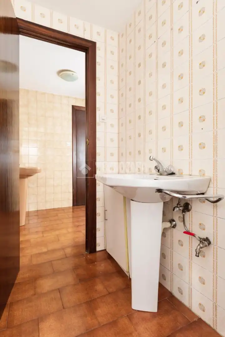 Bathroom of Flat for sale in Zaragoza  with Air Conditioner, Heating and Balcony
