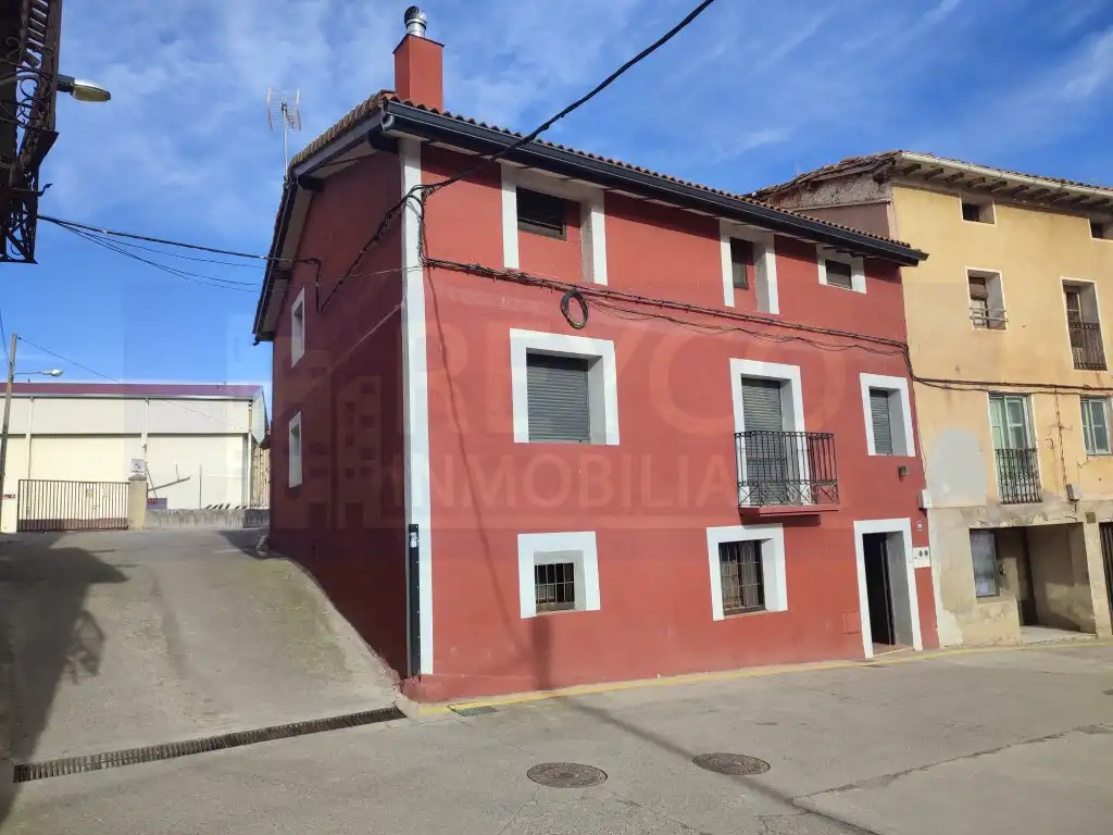 House for sale in Baños de Río Tobía