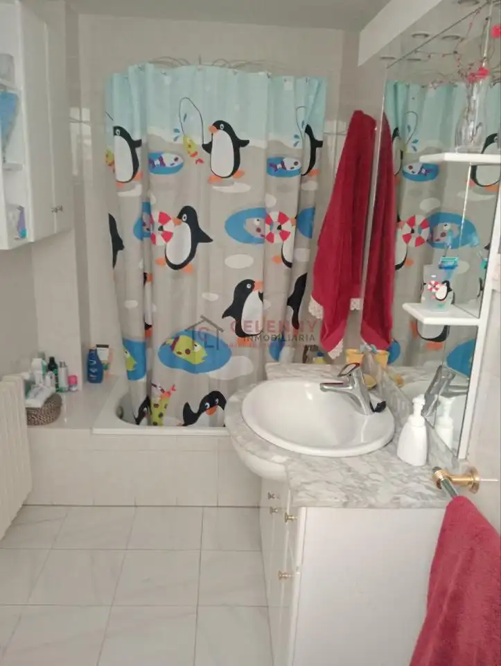 Bathroom of Houses for sale in Toén  with Heating, Private garden and Terrace