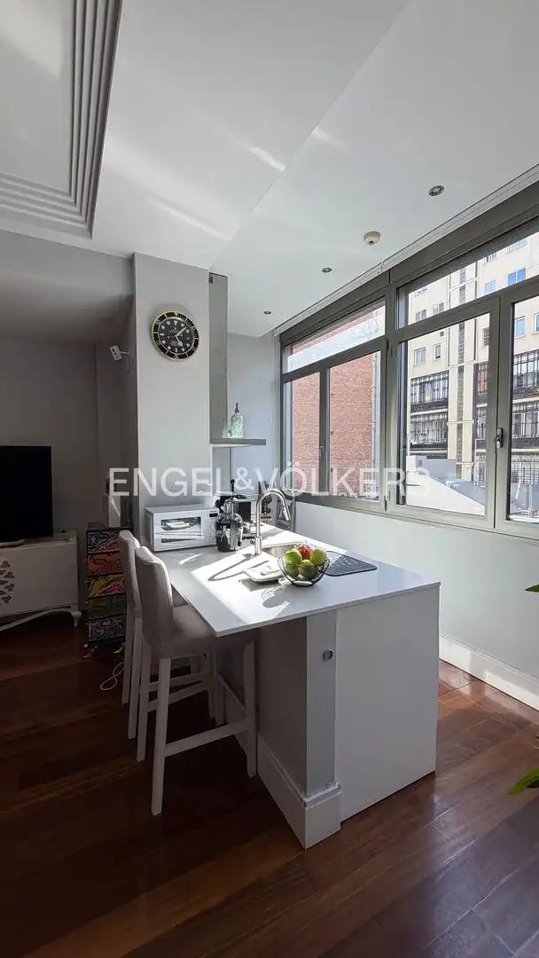 Kitchen of Flat for sale in Barrio de Salamanca