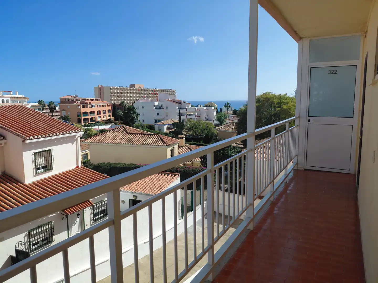 Außenansicht von Wohnung zum Verkauf in Benalmádena mit Klimaanlage, Terrasse und Gemeinschaftspool