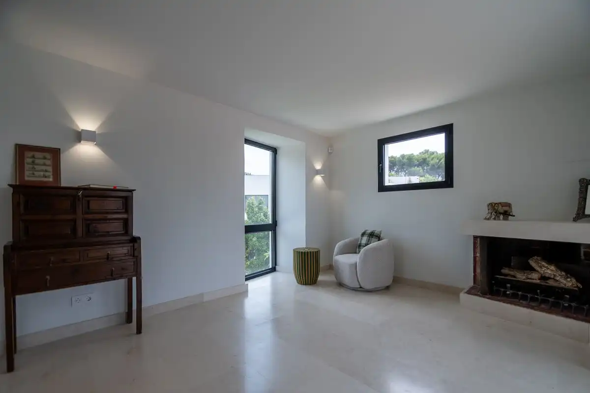 Sala d'estar de Casa adosada en venda en Marbella amb Aire condicionat, Terrassa i Traster