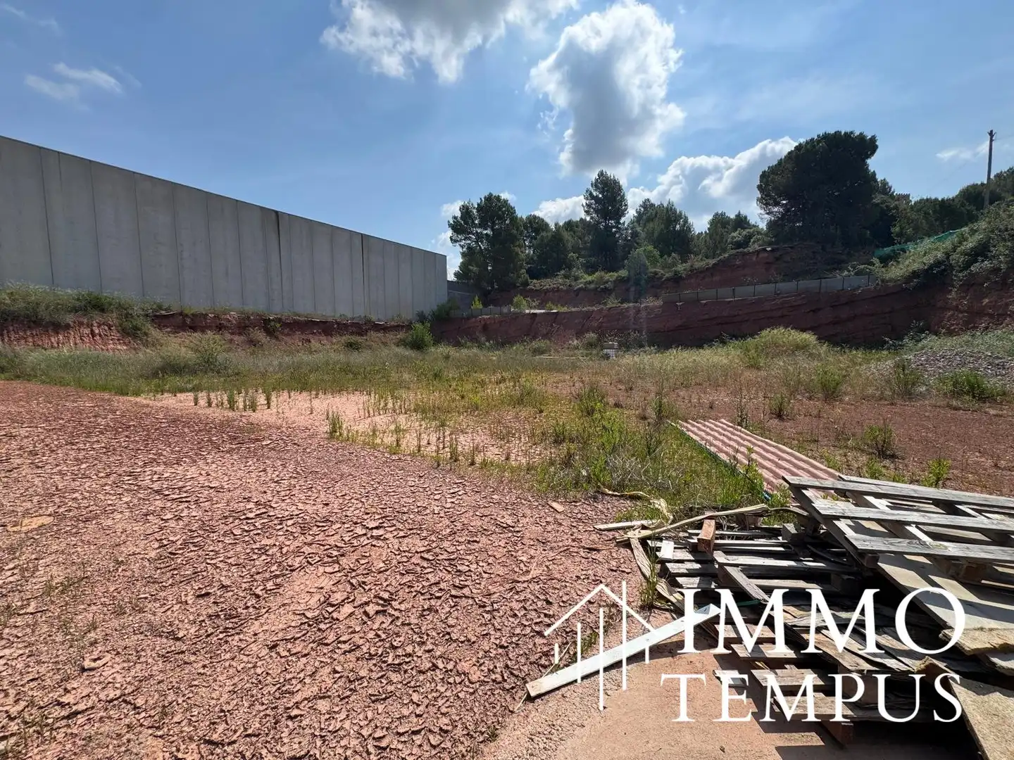 Terreny industrial en venda en Artés