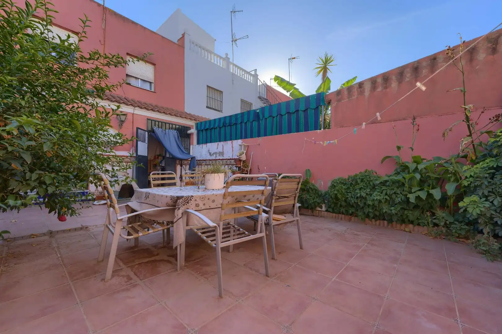 Terrasse von Einfamilien-Reihenhaus zum Verkauf in Bormujos