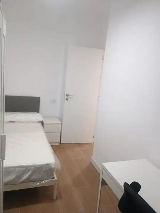 Bedroom of Flat for share in Ourense Capital   with Heating, Furnished and Balcony