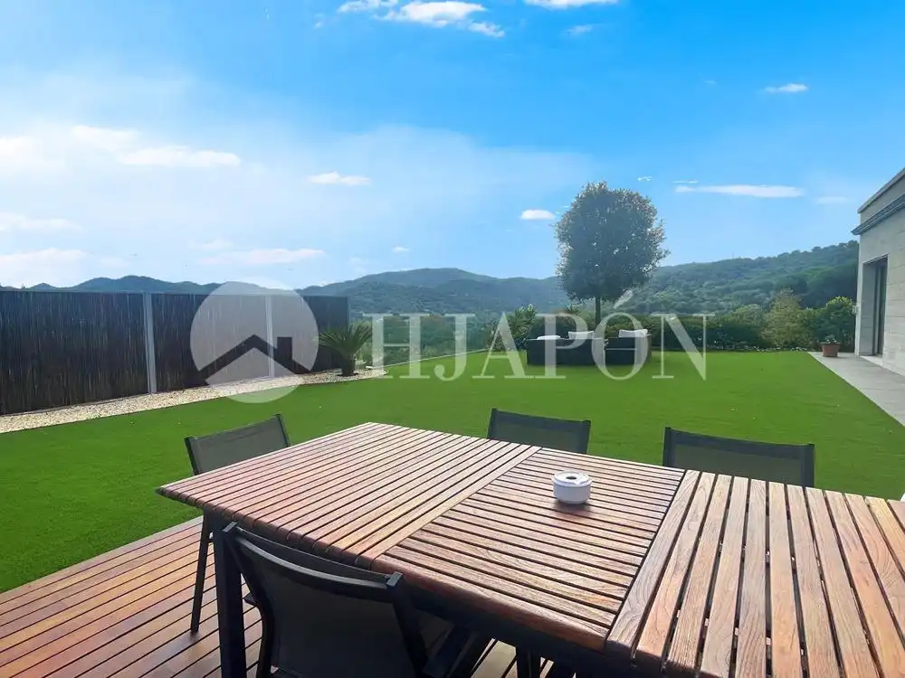 Terrassa de Casa o xalet en venda en Vallromanes amb Aire condicionat, Jardí privat i Parquet