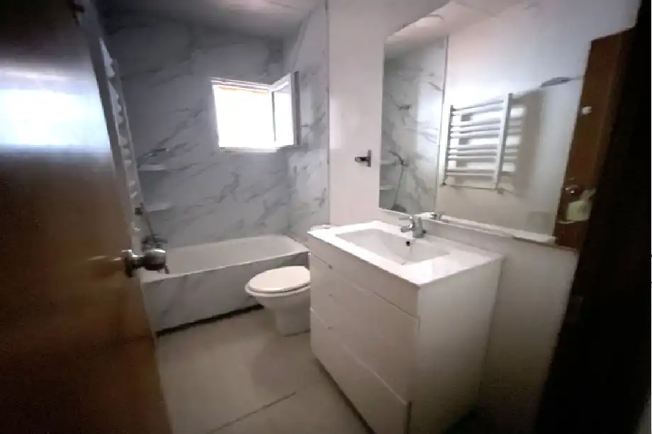 Piso con terraza en venta en Carrer Tres d'Abril, imagen 12