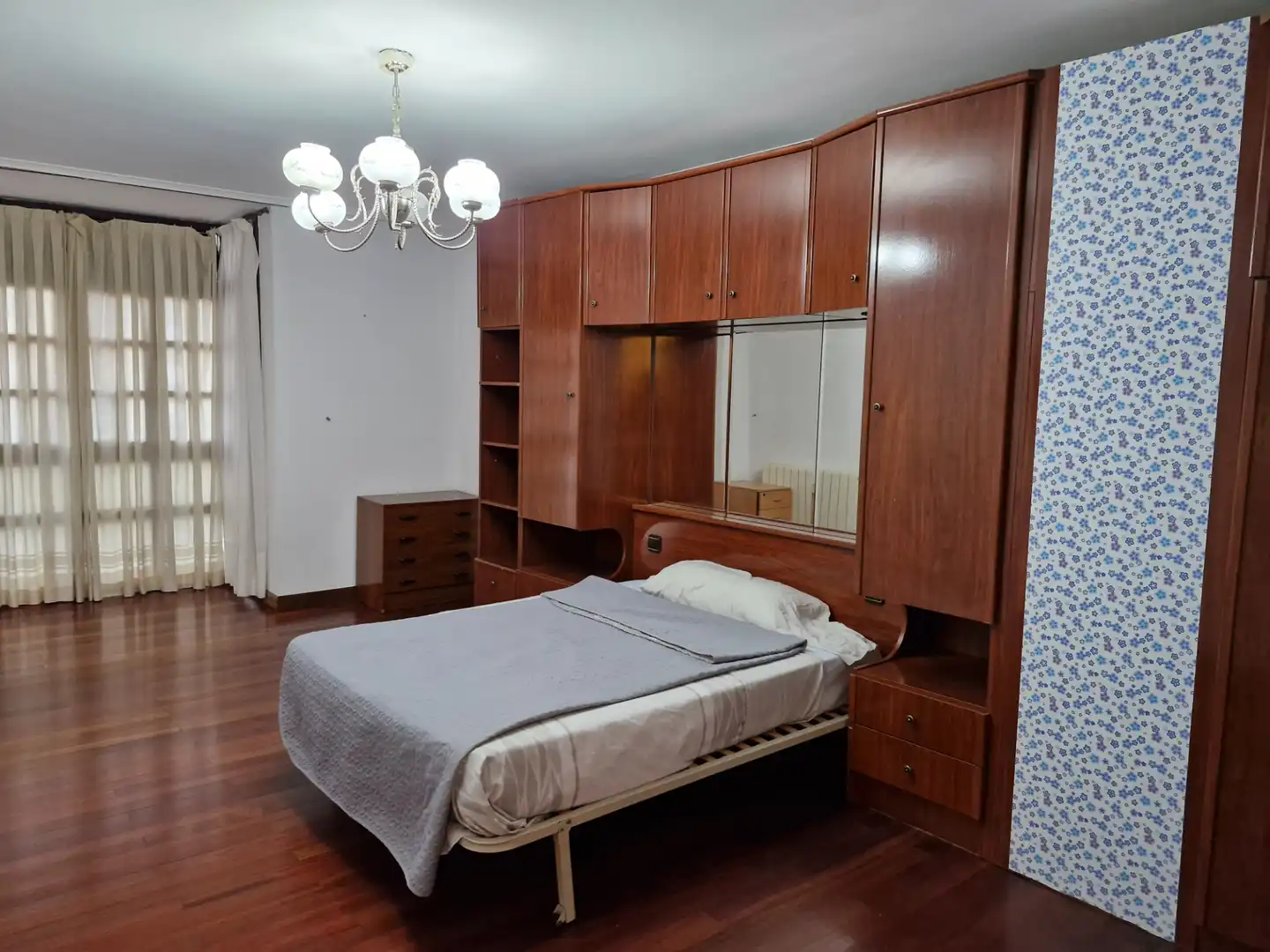Habitación de Piso de alquiler en Valle de Mena con Calefacción, Parquet y Amueblado