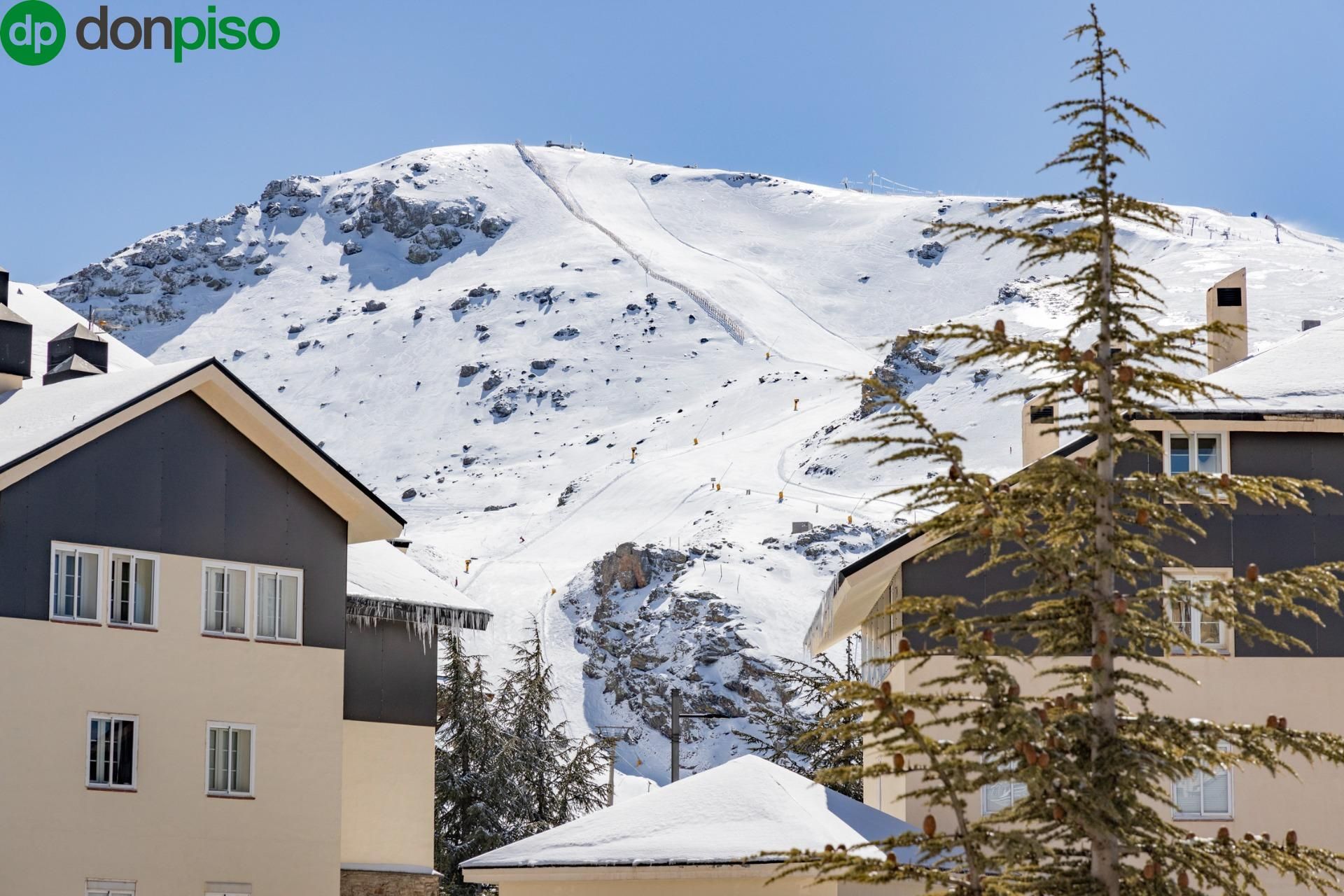 Vista exterior de Apartament en venda en Sierra Nevada amb Calefacció