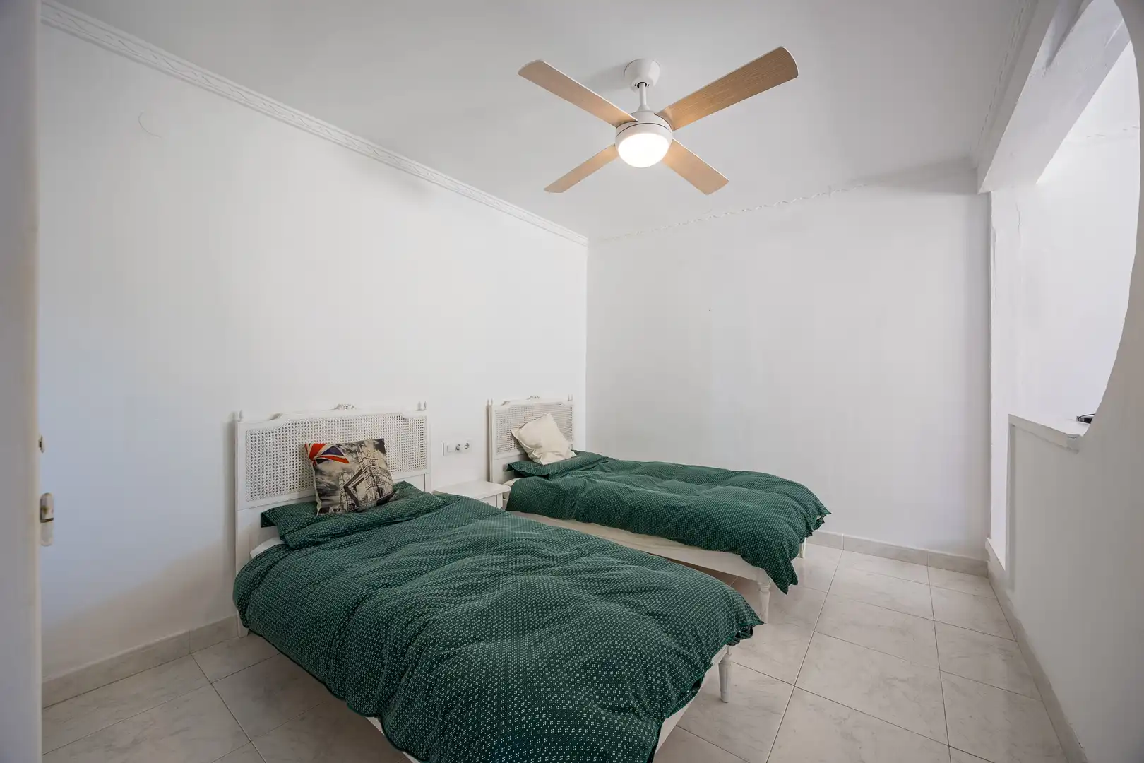 Schlafzimmer von Wohnungen zum Verkauf in Villajoyosa / La Vila Joiosa mit Möbliert