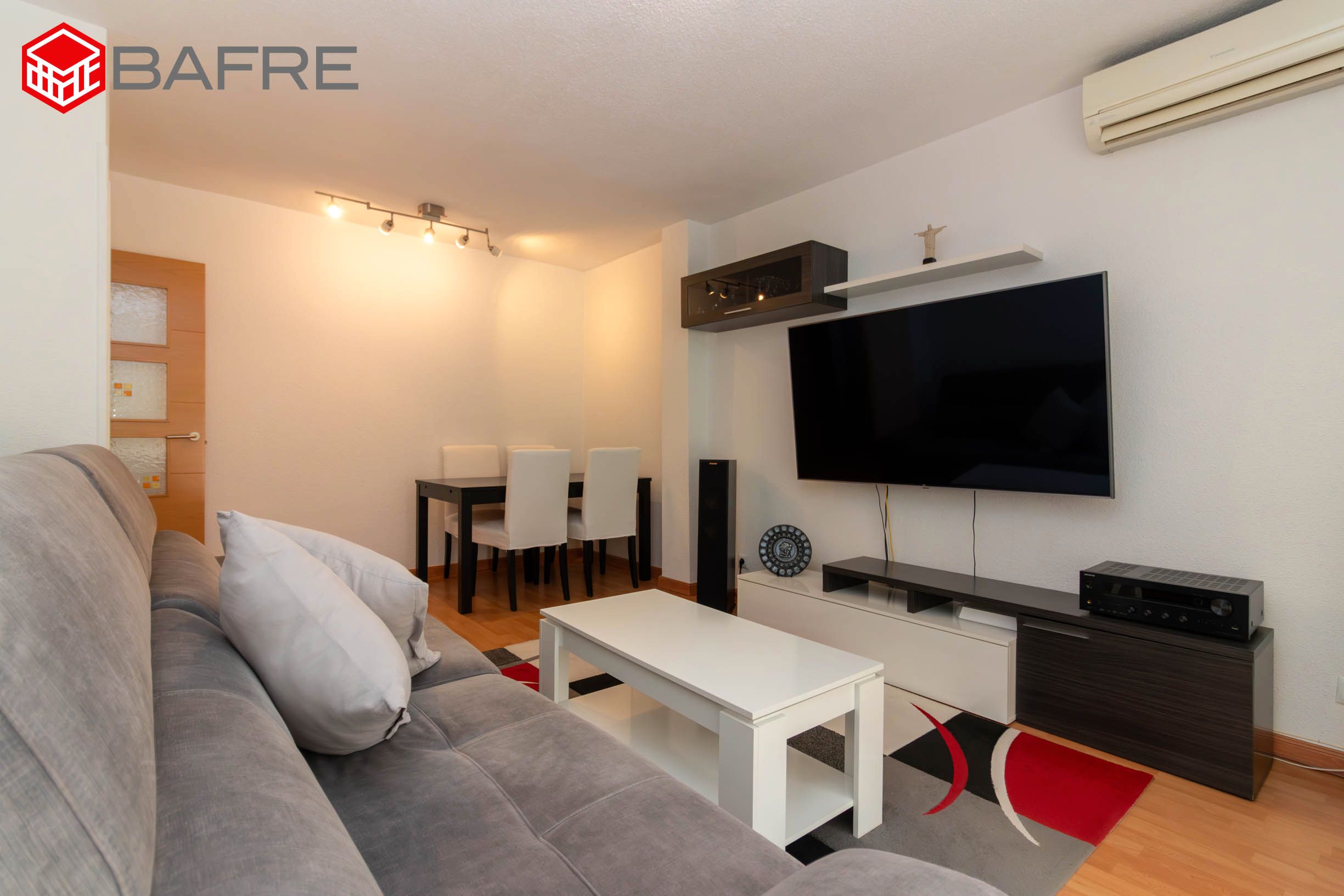 Living room of Flat for sale in  Madrid Capital  with Air Conditioner, Heating and Terrace