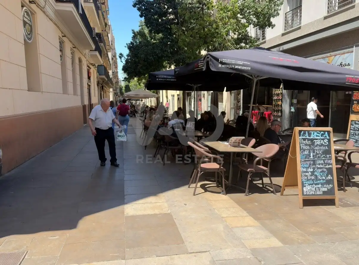 Vista exterior de Local de alquiler en Barcelona