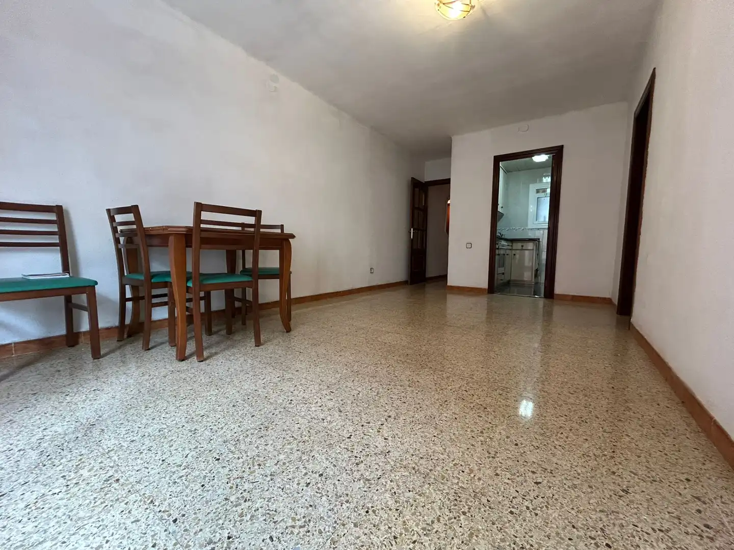 Sala d'estar de Pis en venda en Cerdanyola del Vallès amb Forn, Microones i Balcó