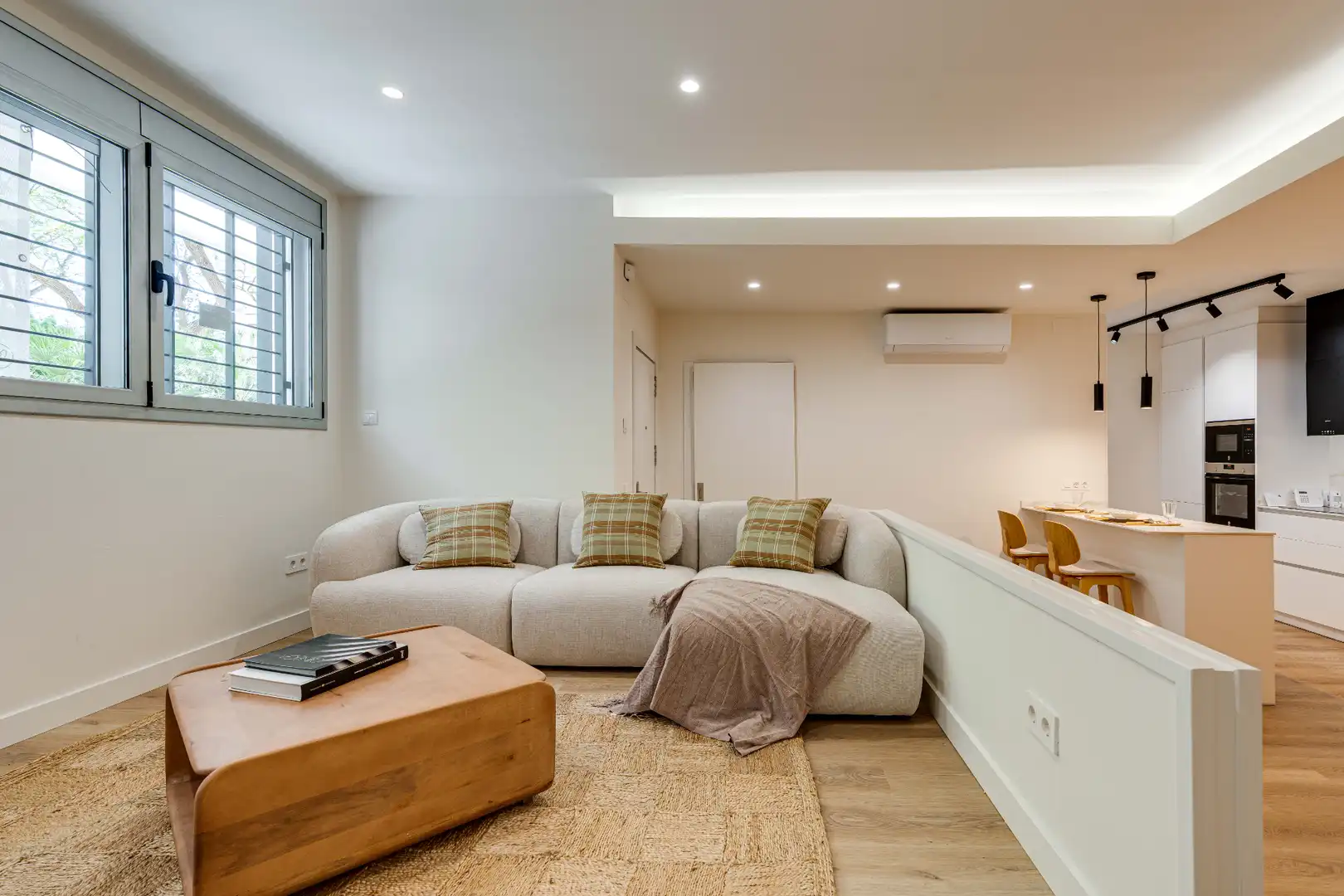 Sala de estar de Piso en venta en Barcelona con Aire acondicionado, Parquet y Amueblado