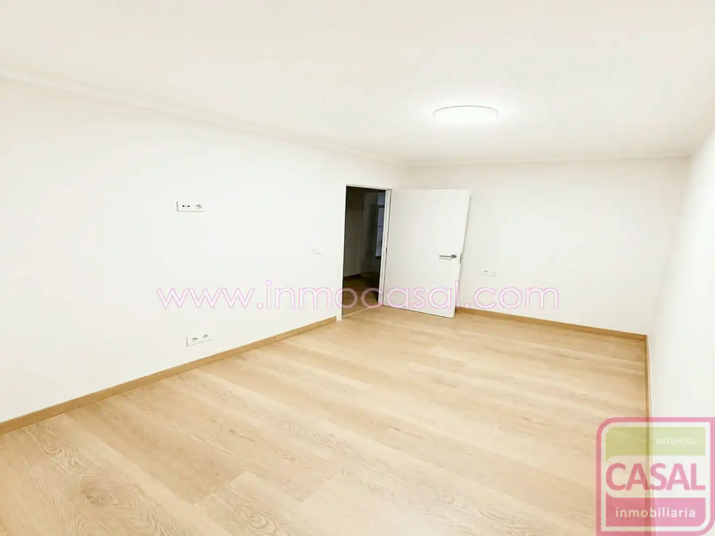 Schlafzimmer von Wohnung zur Miete in Oviedo 