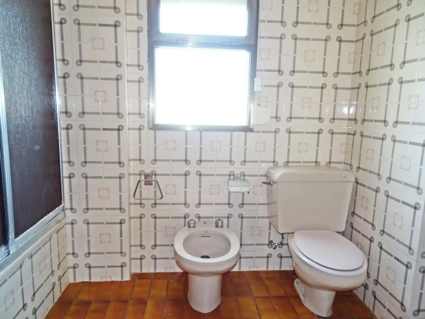 Bany de Apartament de lloguer en Gandia amb Aire condicionat, Terrassa i Moblat