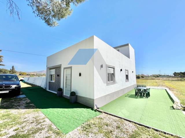 Casa-chalet en Venta en Villamontes - Boqueres