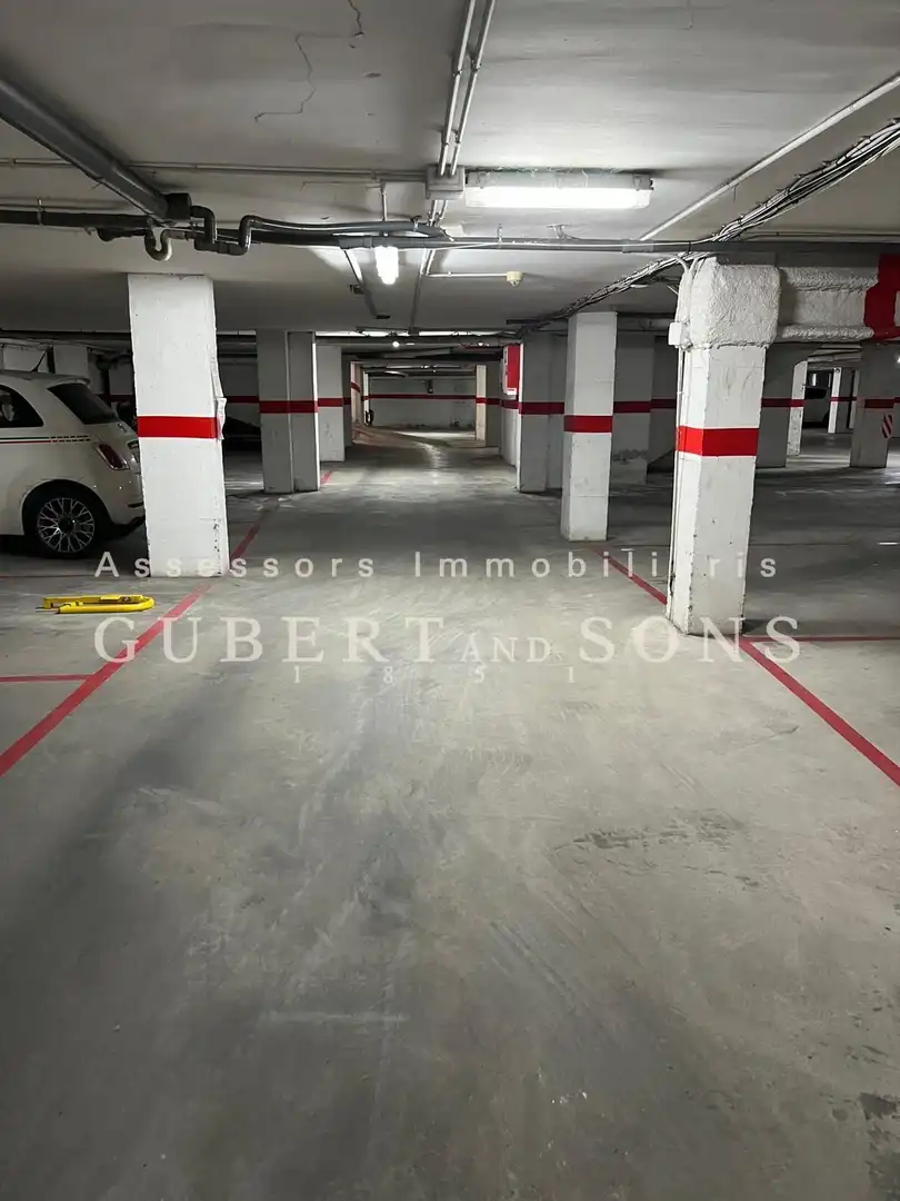 Parkplatz von Garage zum Verkauf in Palamós