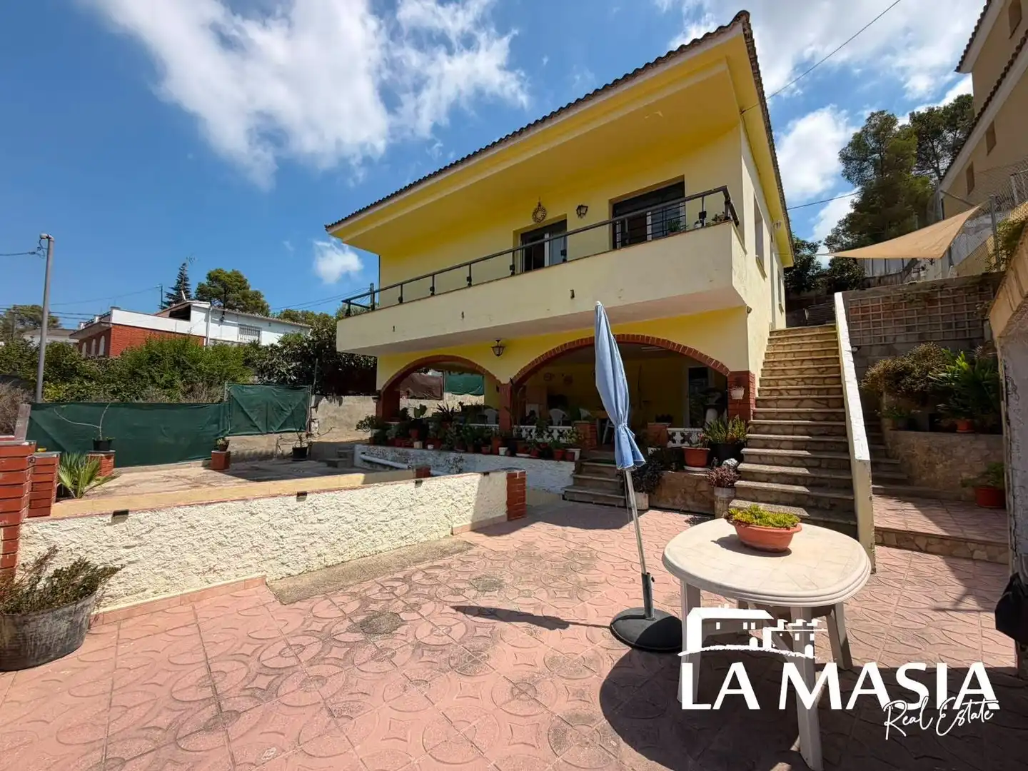 Casa con piscina en venta en Canyelles