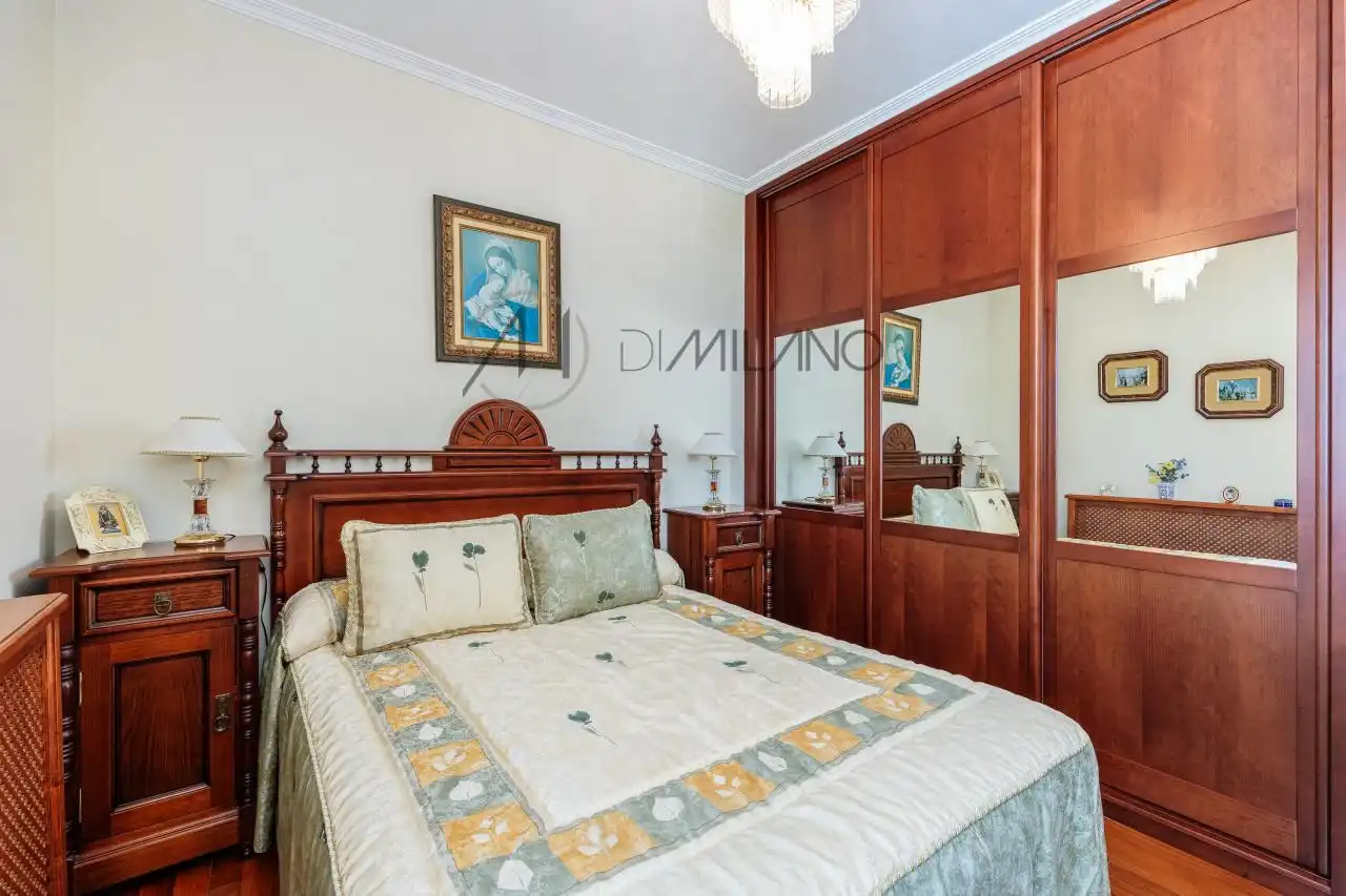 Habitación de Casa adosada en venta en Vigo  con Calefacción, Jardín privado y Parquet