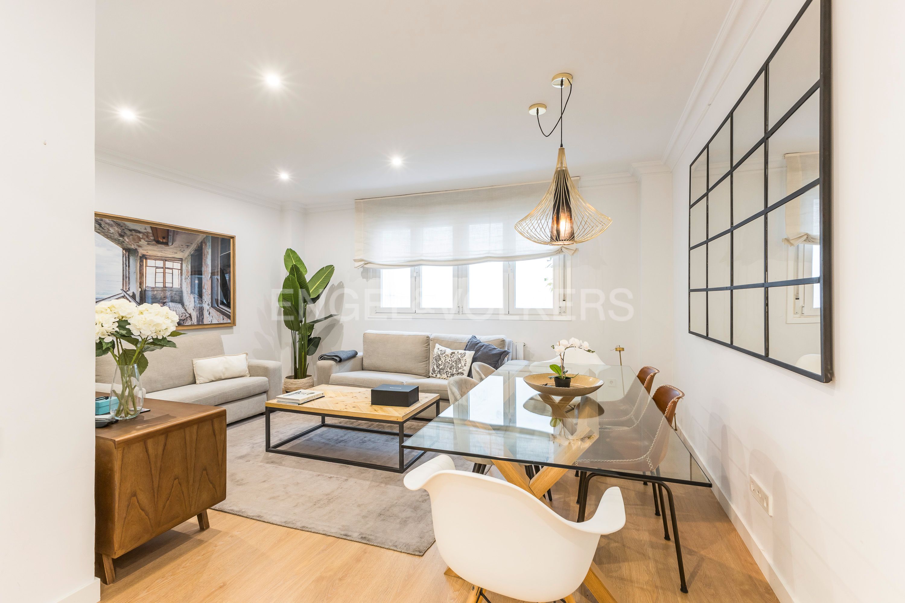 Sala d'estar de Apartament en venda en  Madrid Capital amb Aire condicionat, Calefacció i Parquet