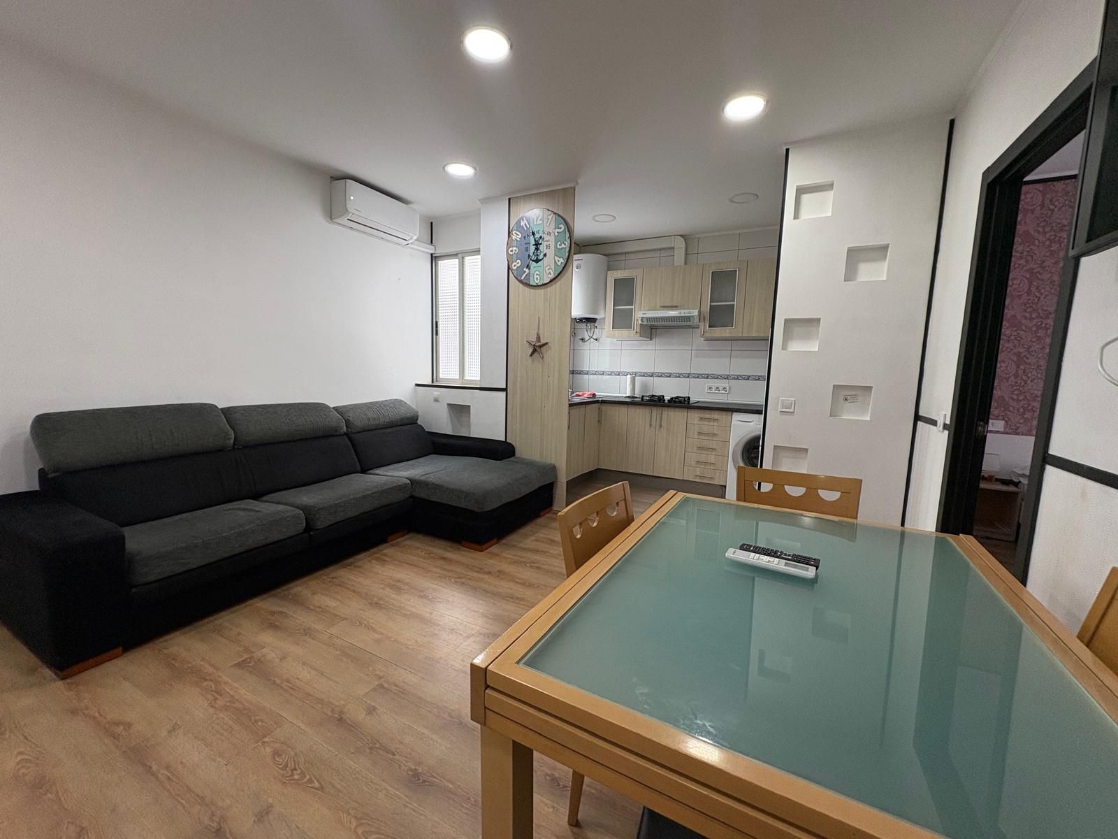 Living room of Flat for sale in  Valencia Capital  with Air Conditioner and Parquet flooring