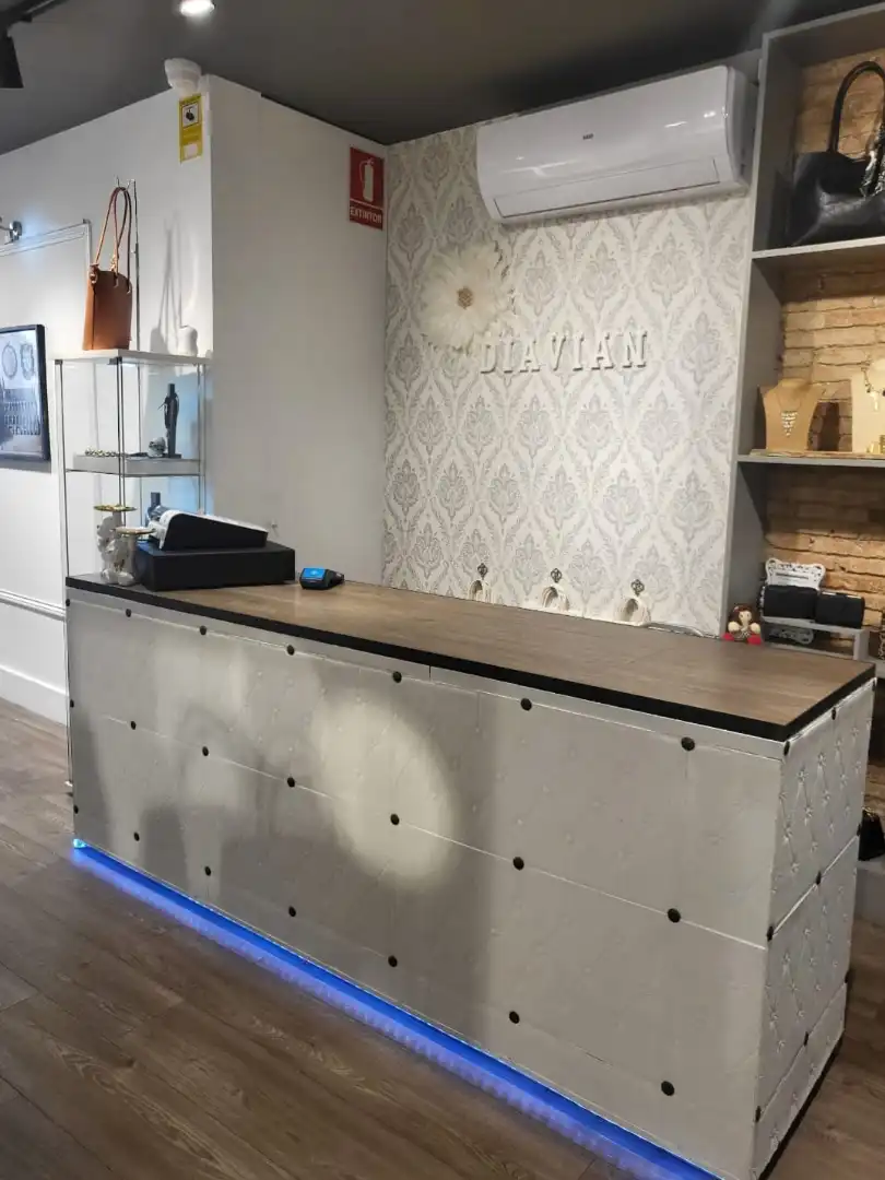 Local comercial en traspàs a Raval de Montserrat, imagen 13