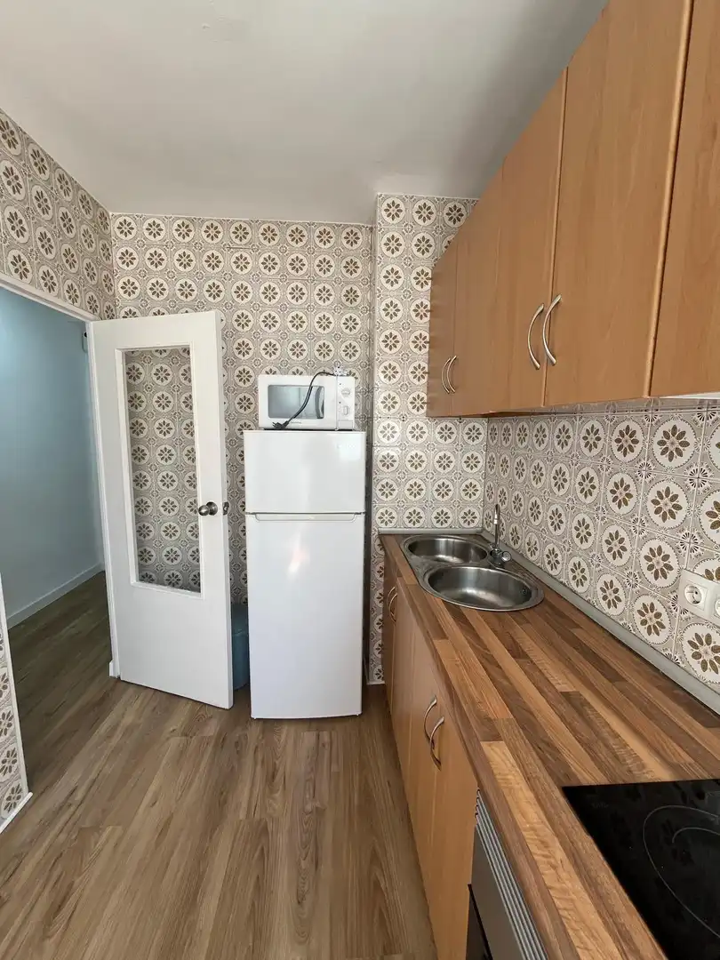 Cuina de Pis de lloguer en Córdoba amb Parquet, Terrassa i Moblat