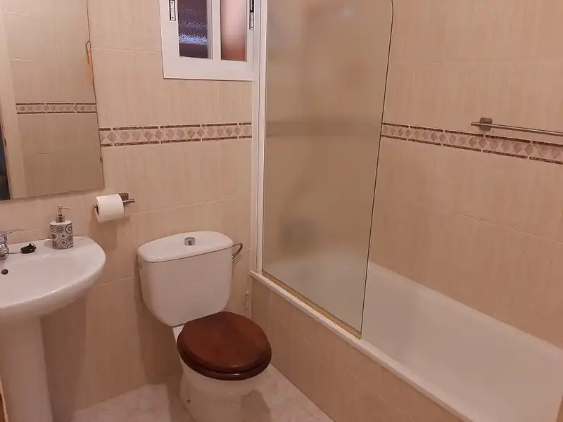 Bathroom of Detached homes for rent in Los Barrios  with Air Conditioner, Heating and Furnished