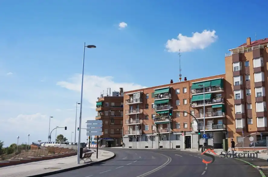 Vista exterior de Pis en venda en Madrid amb Aire condicionat i Calefacció