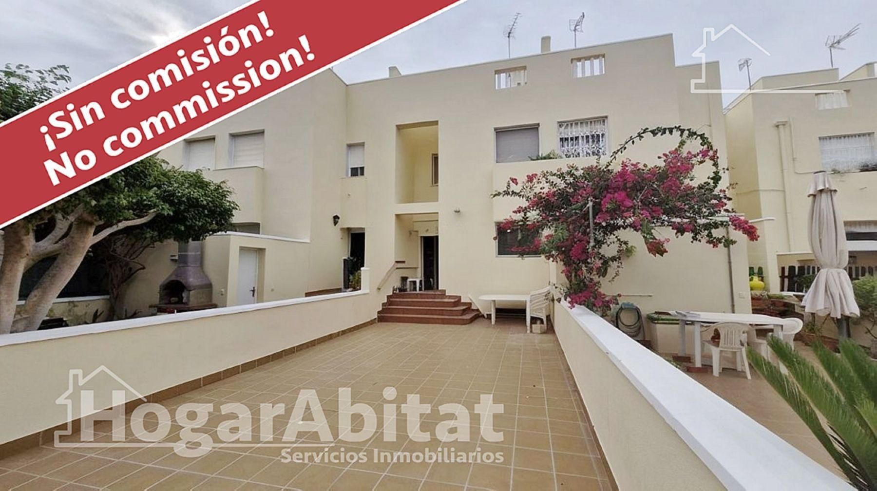 Vista exterior de Casa o xalet en venda en Vera amb Jardí privat, Terrassa i Balcó