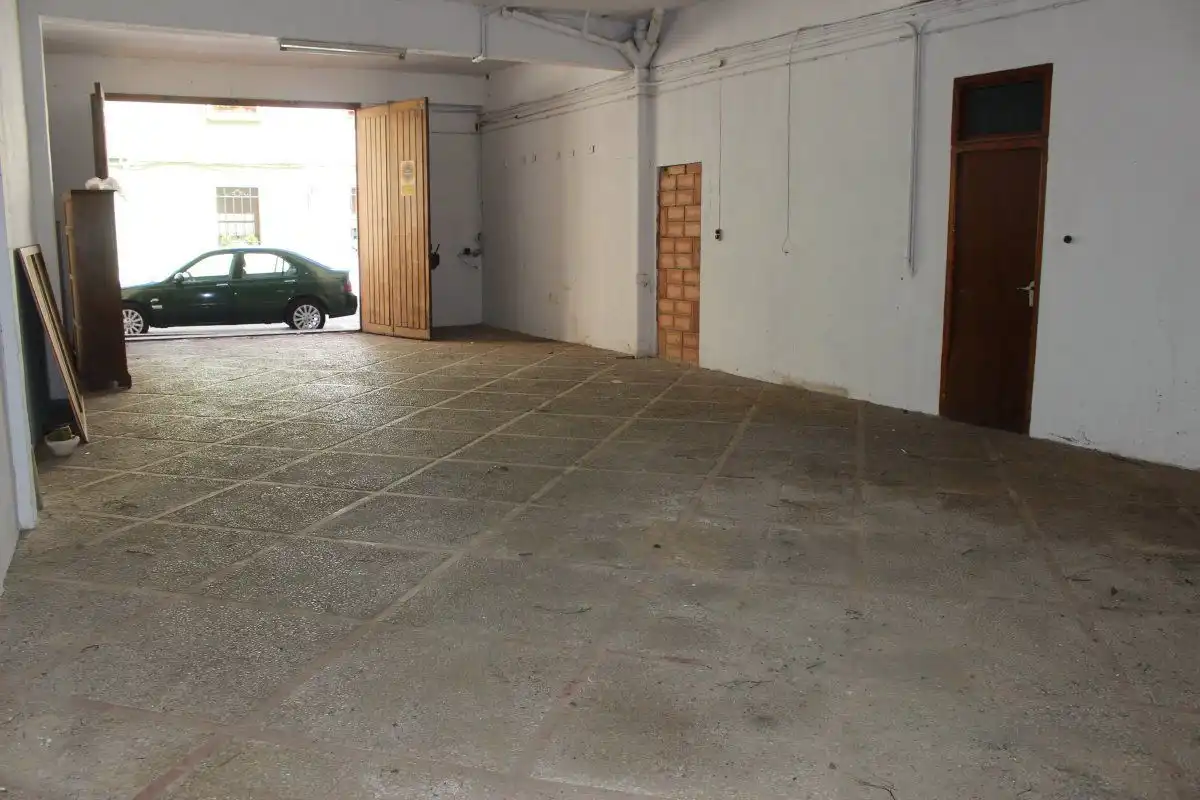 Parkplatz von Garage zum Verkauf in Segorbe