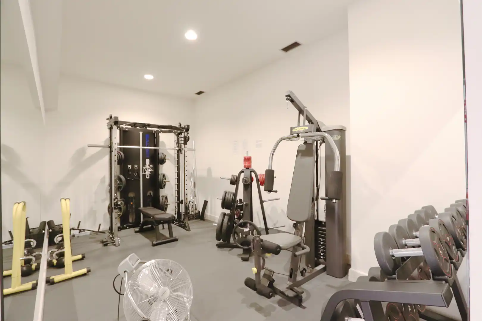 Flat for sale in Madrid  with Air Conditioner, Heating and Private garden