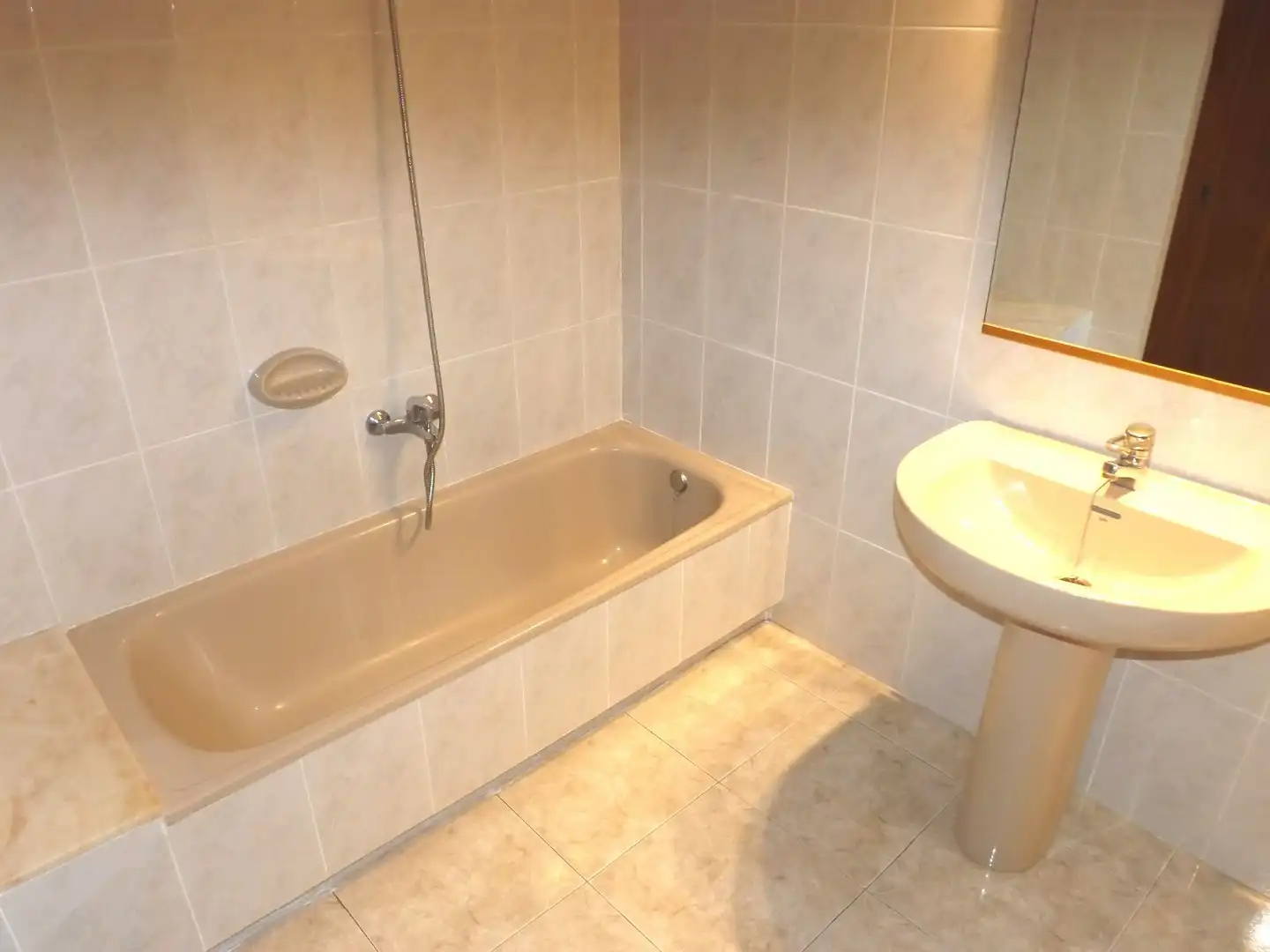 Baño de Ático en venta en Calafell con Terraza, Piscina y Horno
