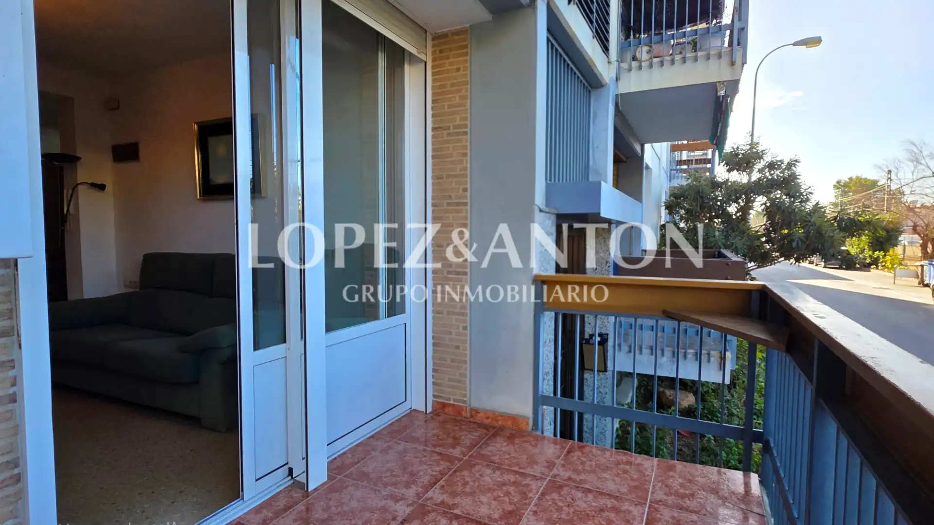 Terraza de Piso en venta en L'Eliana con Aire acondicionado, Amueblado y Horno
