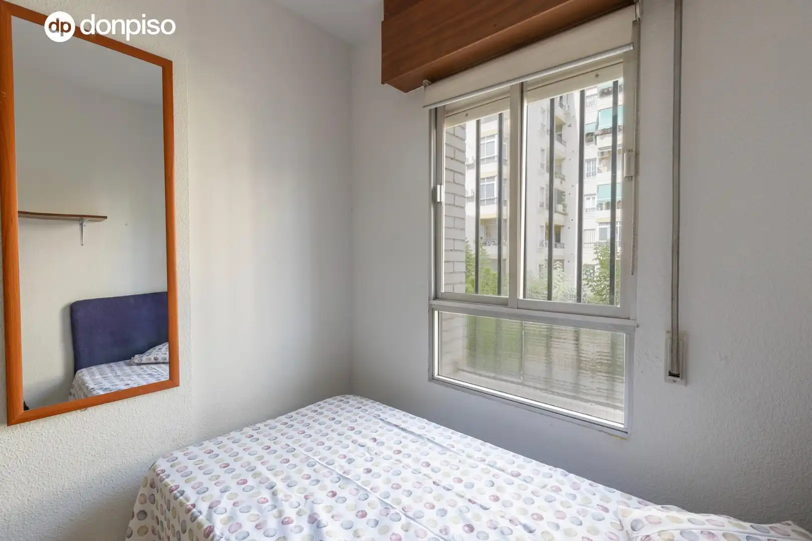Habitación de Piso en venta en Granada con Aire acondicionado