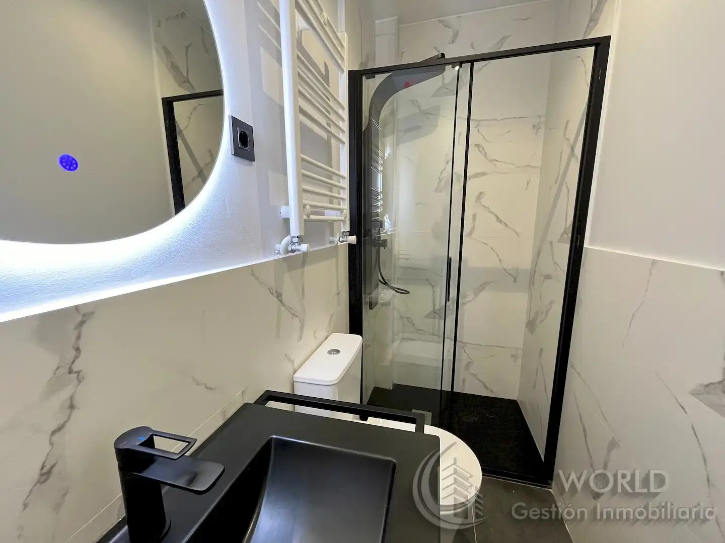 Badezimmer von Wohnung zum Verkauf in Madrid mit Klimaanlage, Heizung und Möbliert