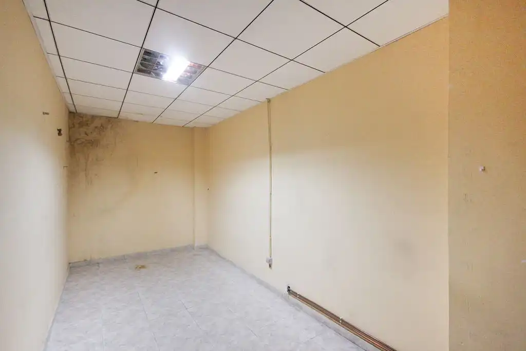 Business premises for sale in C/ Joan Llaverias, imagen 13