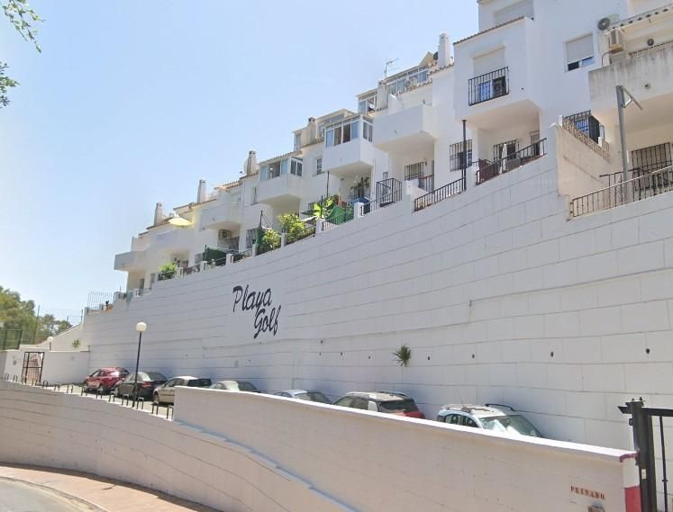 Exterior view of Single-family semi-detached for sale in Benalmádena  with Private garden, Terrace and Balcony
