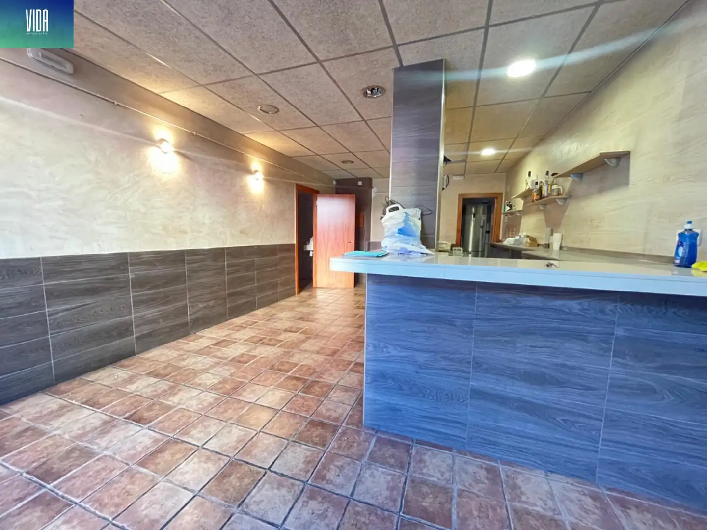 Local comercial en venda a Carrer SANT CRISTOFOL 12, imagen 4