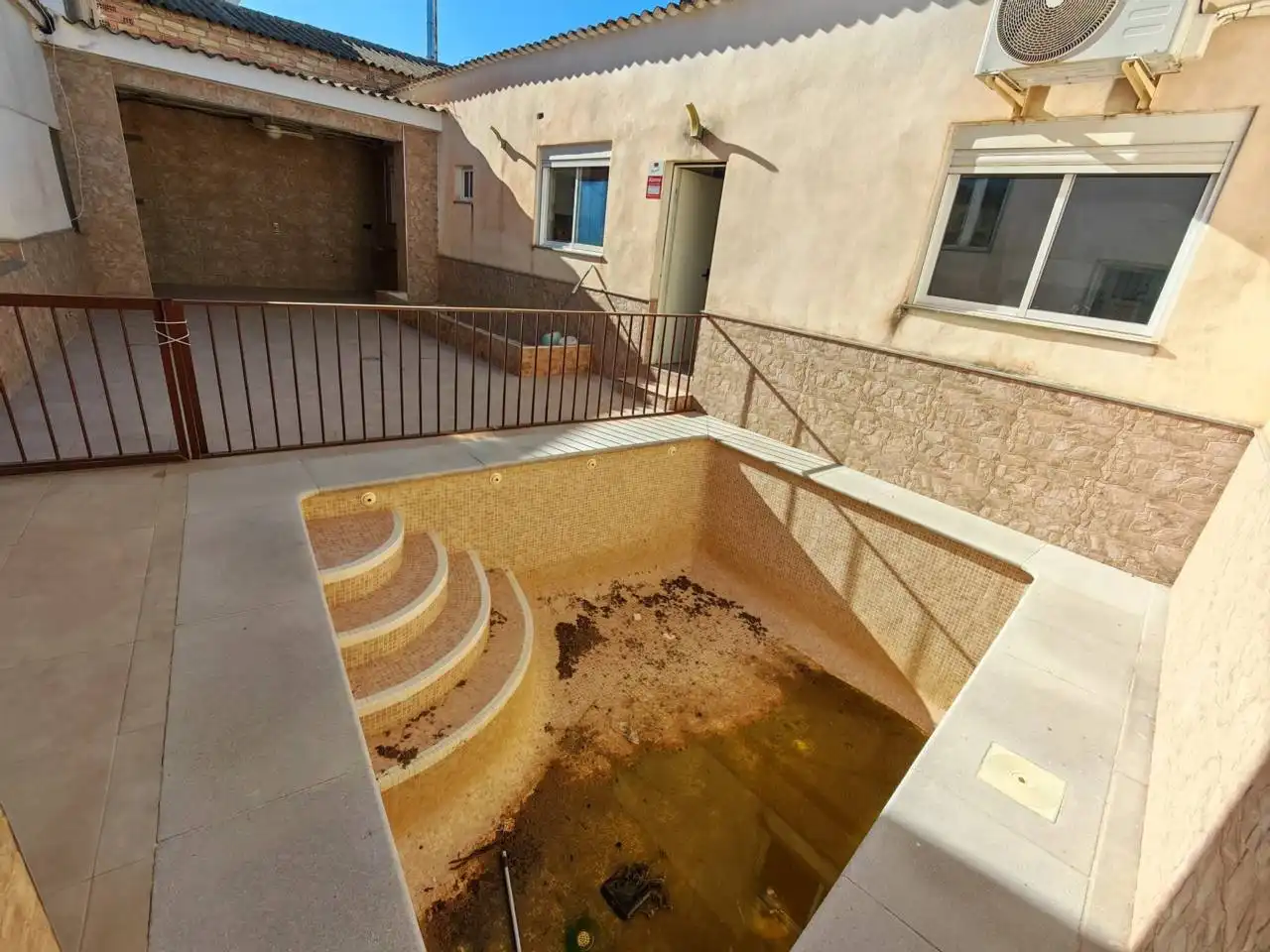 Piscina de Casa o xalet en venda en Moraleda de Zafayona amb Aire condicionat, Calefacció i Jardí privat
