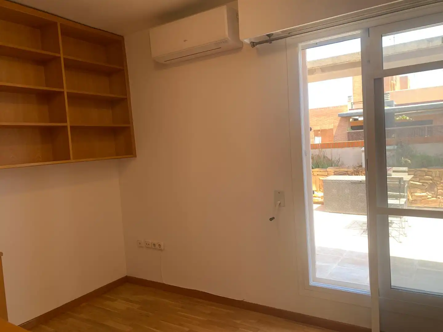 Ático de alquiler en Carrer de Rafael Reyes i Torrent (Pintor), L'Amistat