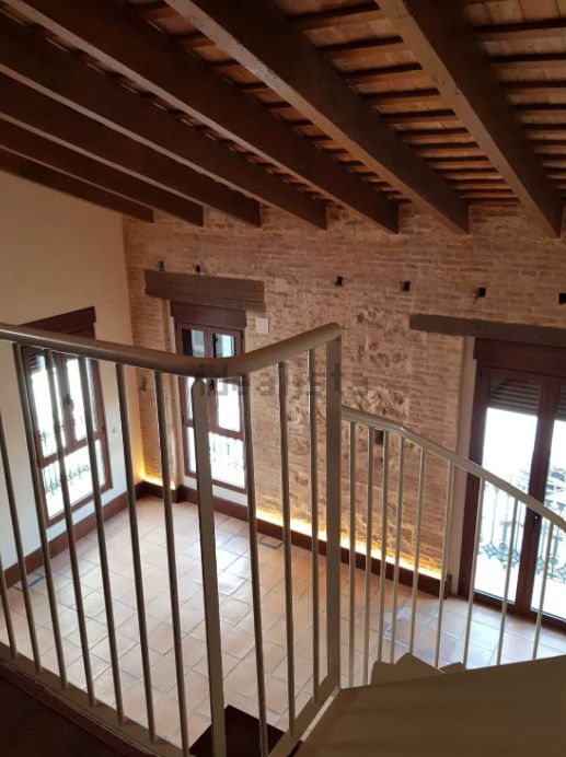 Duplex to rent in  Valencia Capital  with Air Conditioner, Heating and Storage room