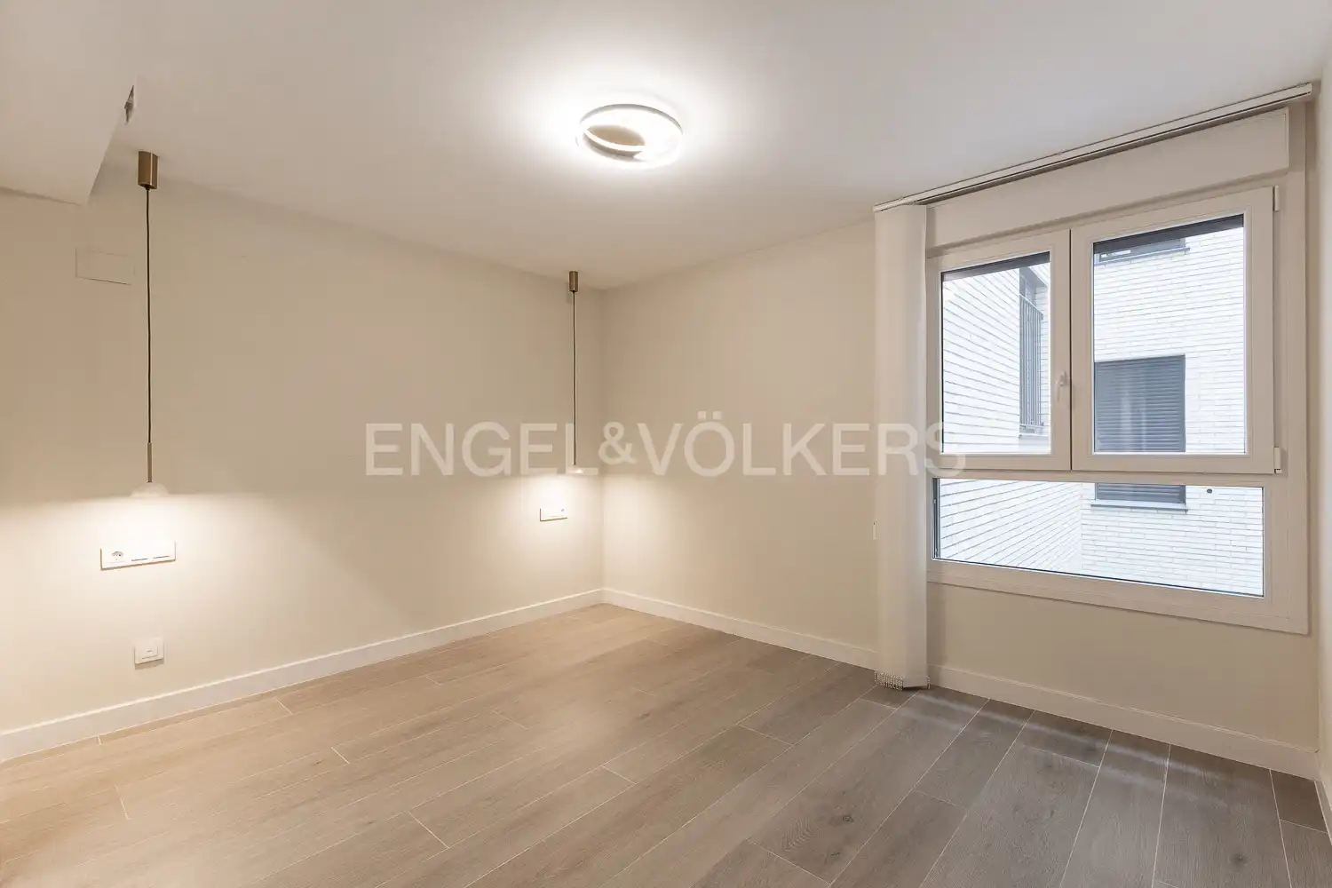 Wohnung zur Miete in Valencia mit Klimaanlage, Heizung und Terrasse