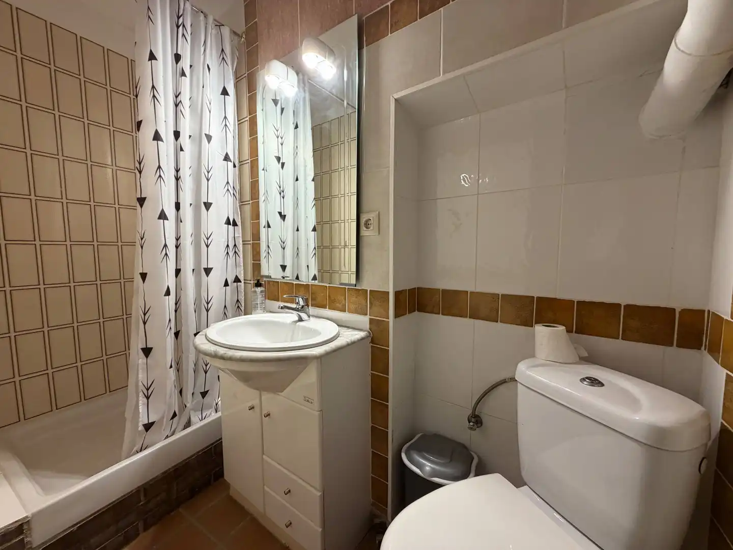 Bathroom of Houses for sale in Biure, Girona