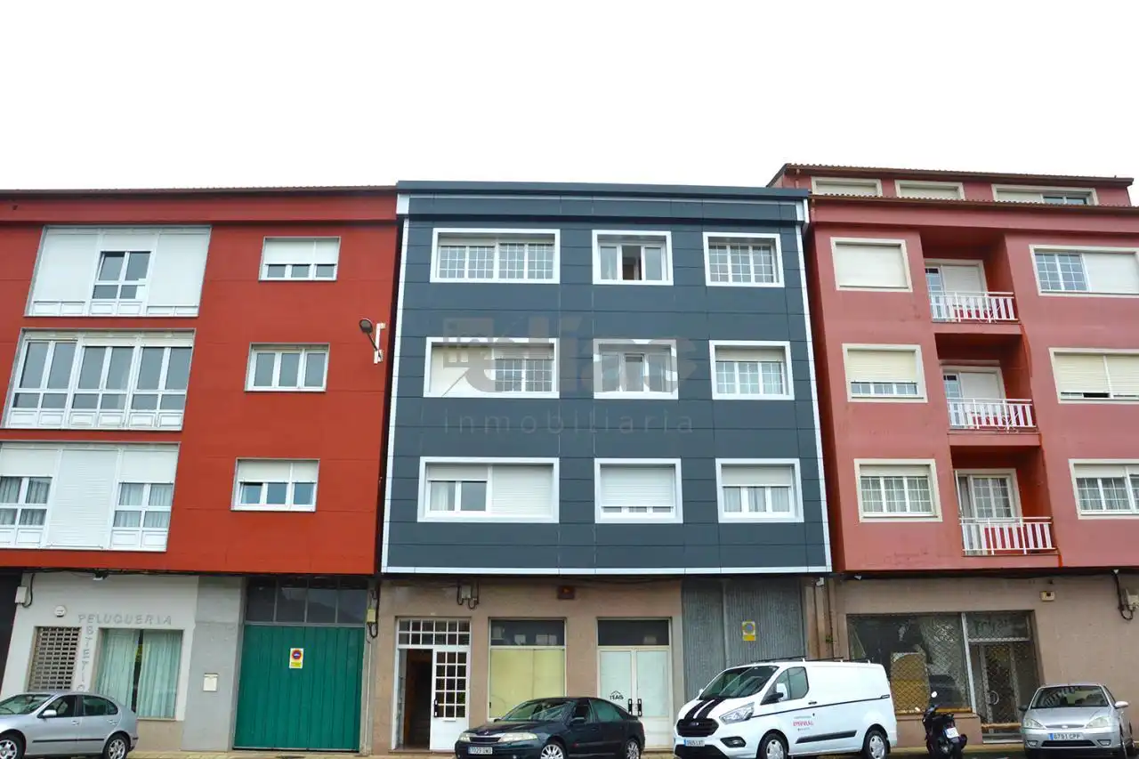 Vista exterior de Piso en venta en Zas