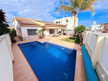 Villa avec piscine à vendre à Santiago de la Ribera
