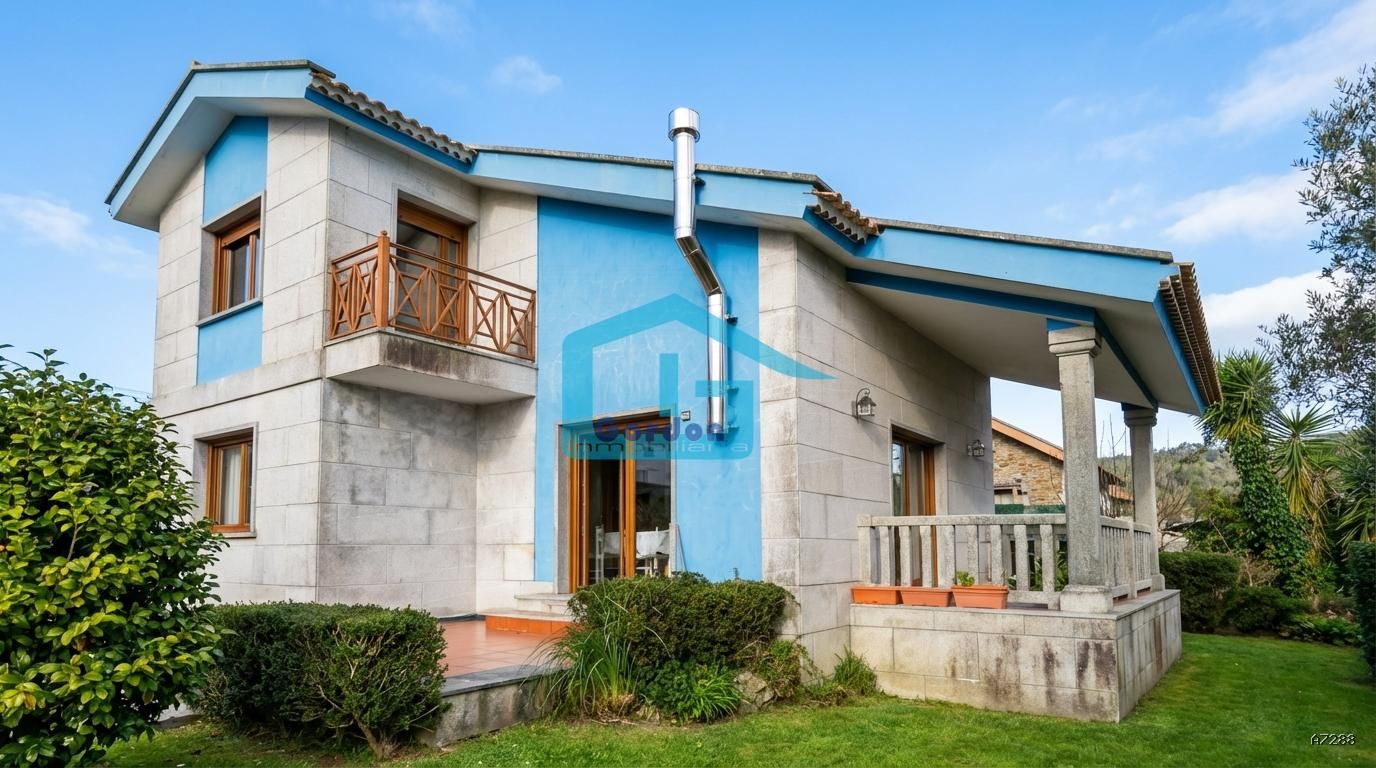 Vista exterior de Casa o xalet en venda en Sanxenxo amb Calefacció, Terrassa i Traster