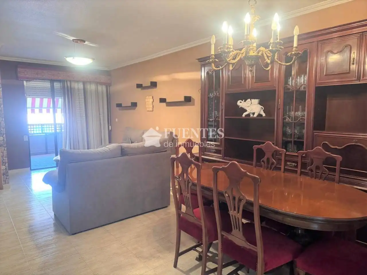 Comedor de Piso de alquiler en Alicante / Alacant con Amueblado y Balcón