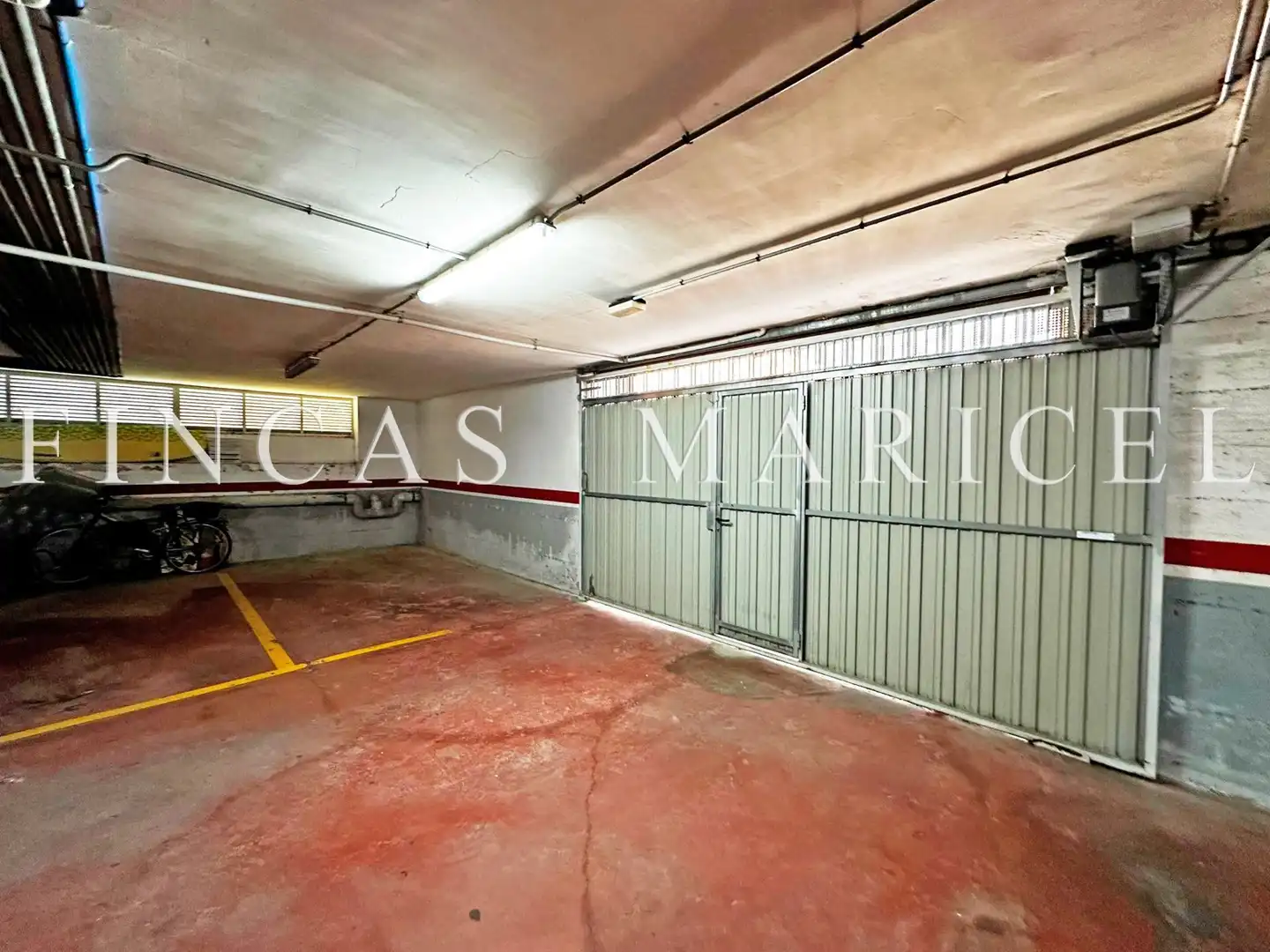 Parking de Ático en venta en Sitges con Calefacción, Terraza y Piscina comunitaria